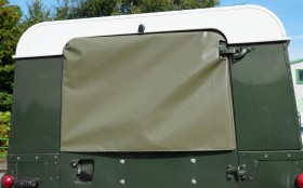 LAND ROVER WOLF XD, LIGHT MILITARY VEHICLE, BLIND REAR WINDOW SNOW COVER