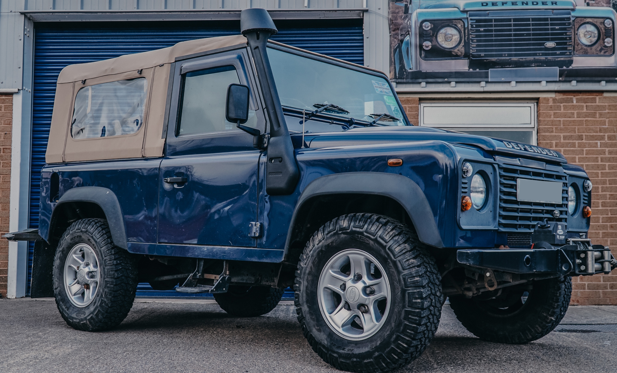 90" XS Hood Sand No Alpine / Quarter Windows (inc Belt Rail & Tail Gate Bar)