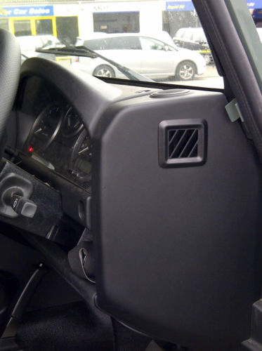 Genuine Landrover end vents LH & RH